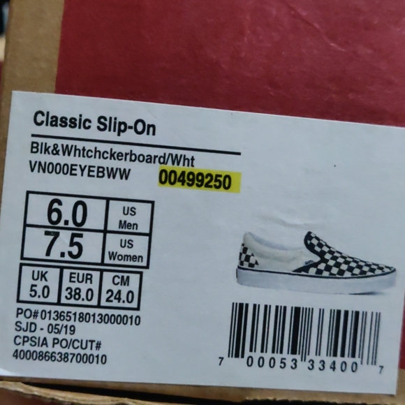 Vans Classic Checkerboard White & Black Slip-On Sh - Picture 13 of 14